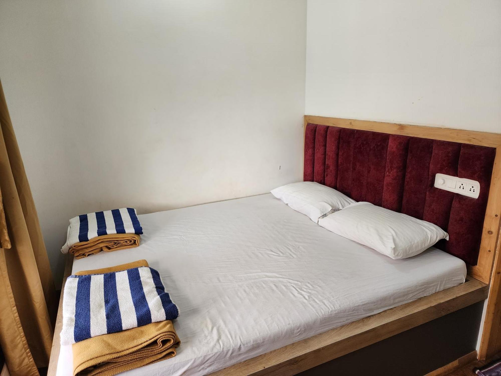 Red Stone Resort Alibag Bagian luar foto