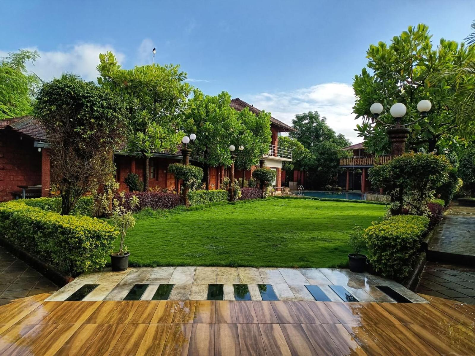 Red Stone Resort Alibag Bagian luar foto